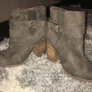 NWOT ALDO Heeled Hunter Green Bootie
